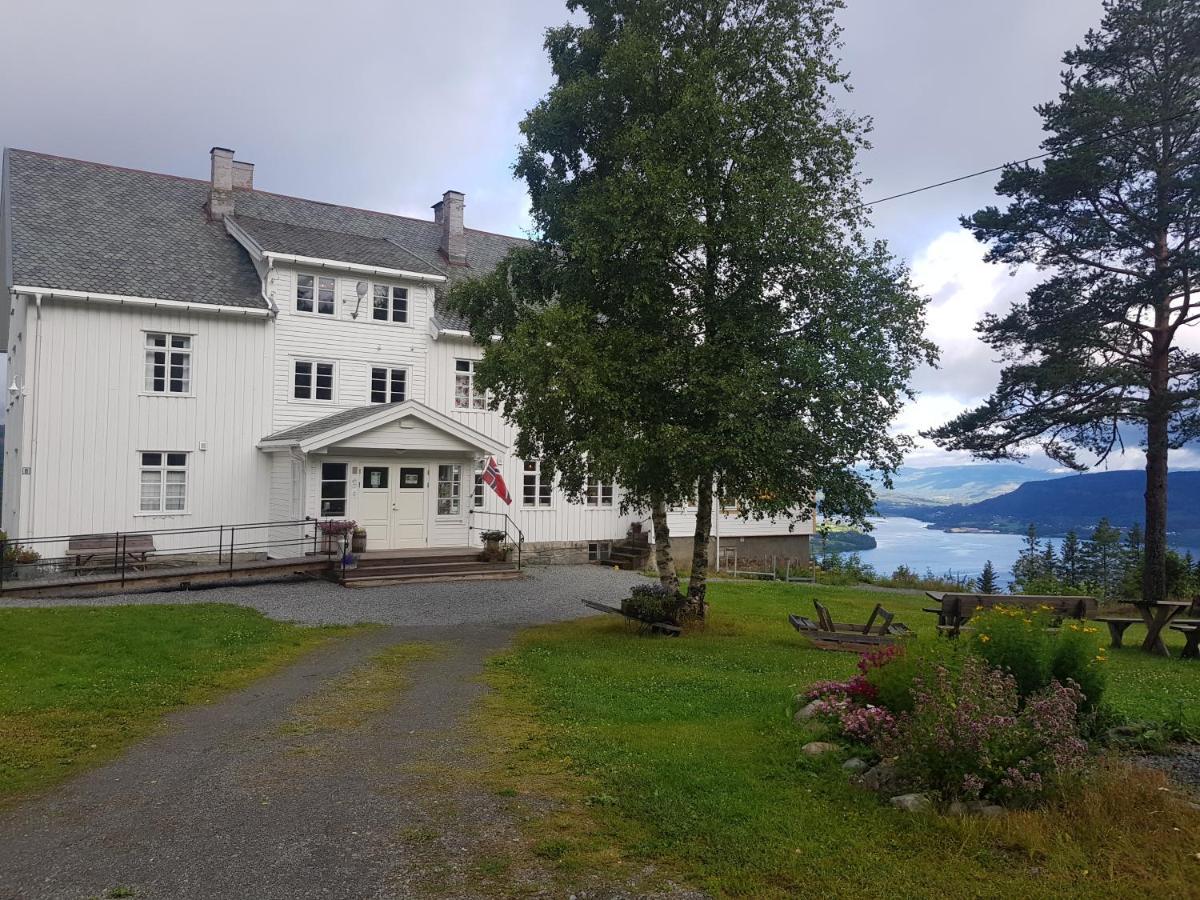 Granum Gard Hotel Fluberg Exterior photo