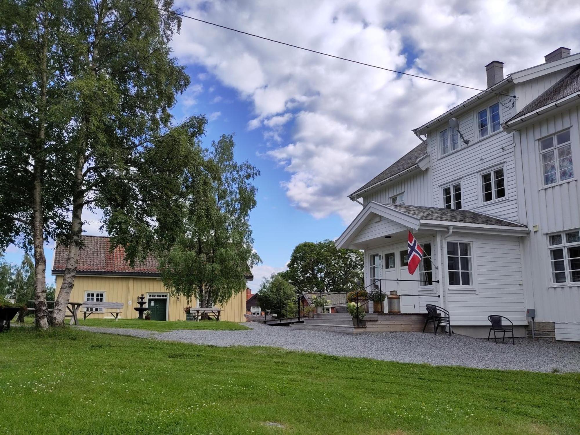 Granum Gard Hotel Fluberg Exterior photo